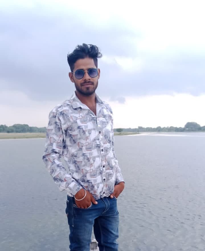 Paras Kharol Profile Picture